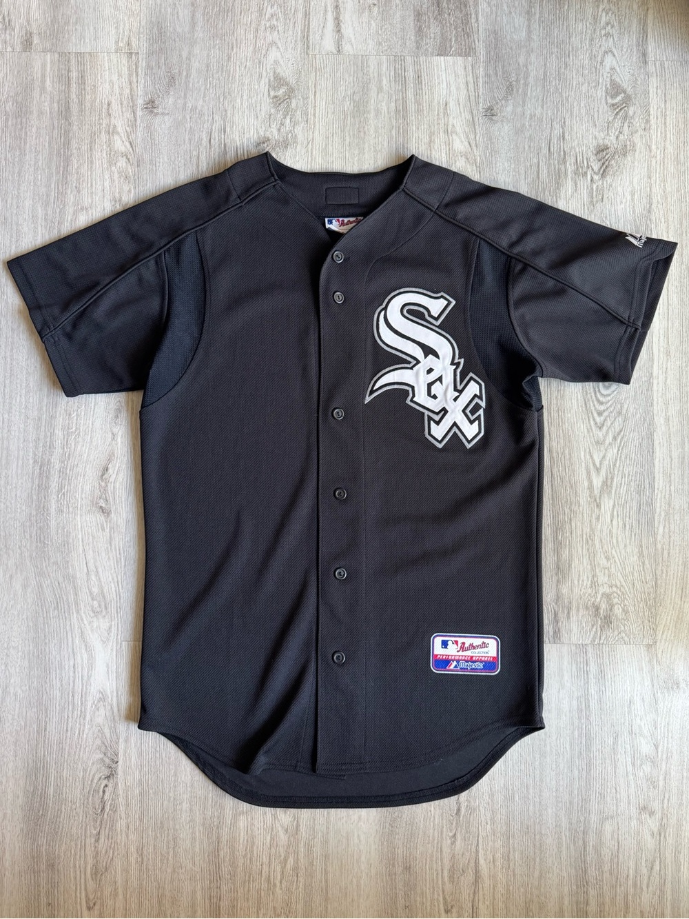 Vintage Majestic black, Chicago White Sox Baseball Jersey Youth Lrg or Women’s M